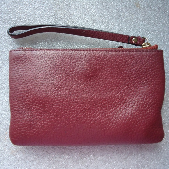 Kate Spade Cobble Hill Bee Burgundy Red Pebbled Leather Wristlet J183 - Picture 3 of 12
